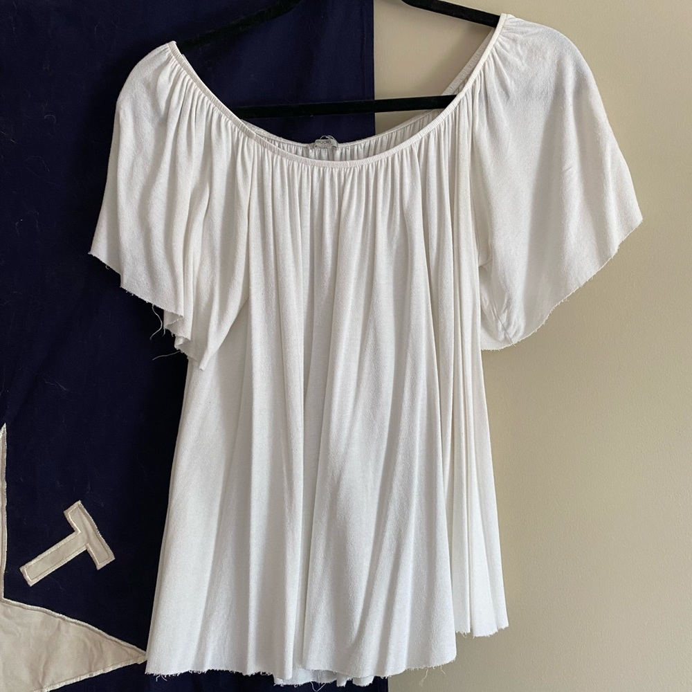 Off-the-shoulder top